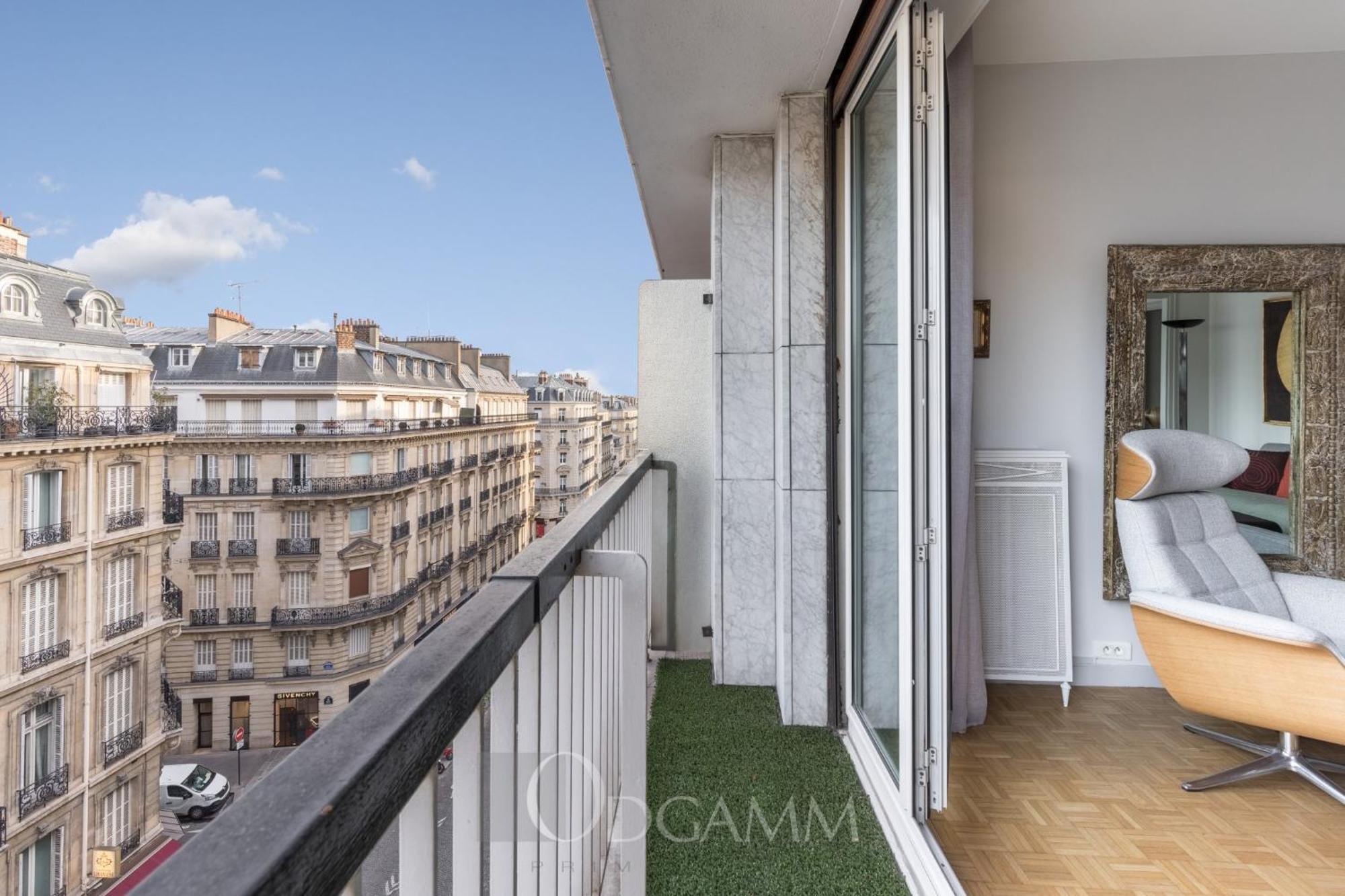 Triangle D Or Champs Elysees Apartment